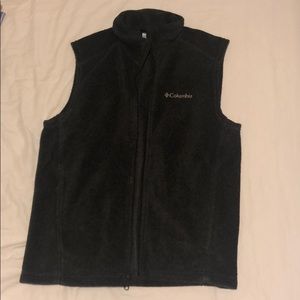 Men’s Dark Grey Columbia Vest!